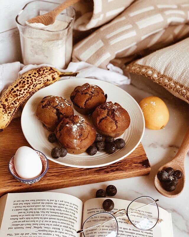 #dailydoseofcalm: Blueberry banana muffins on a Sunday are a must-have in my book...especially for Father&rsquo;s Day. I hope that you all have a lovely day with family and that you&rsquo;re able to head outside in the sunshine. Recipe on my blog if 