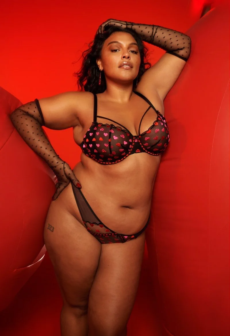 Victorias-Secret-Valentines-Day-2023-Campaign17.jpg
