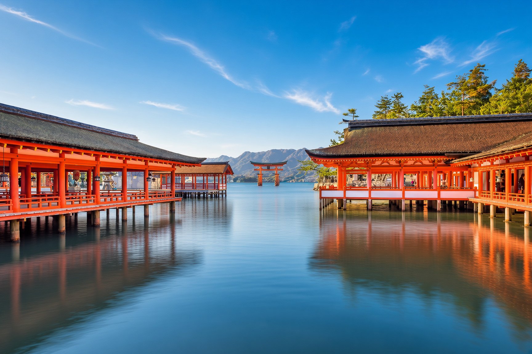 Hiroshima &amp; Miyajima Day Trip or Overnight