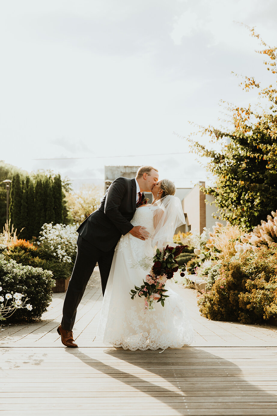 portland-wedding-kiss.jpg