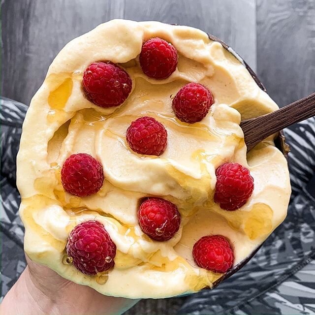 Dole whip... but make it a smoothie bowl. YALL. For YEARS I&rsquo;ve thought I was severely allergic to pineapple because I would get massive sores in my mouth minutes after eating it. 😭 so I did a little google and TURNS OUT there&rsquo;s an enzyme