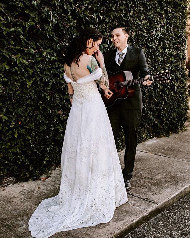 He's her wedding singer. *sniffle*⠀⠀⠀⠀⠀⠀⠀⠀⠀
Follow us today for more on the tale of Nadia's gown, behind the scenes into what brought us to this ultimate precious moment.⠀⠀⠀⠀⠀⠀⠀⠀⠀
⠀⠀⠀⠀⠀⠀⠀⠀⠀
Photo: @justlikehoney.us⠀⠀⠀⠀⠀⠀⠀⠀⠀
Venue: @thegalleryhouston⠀
