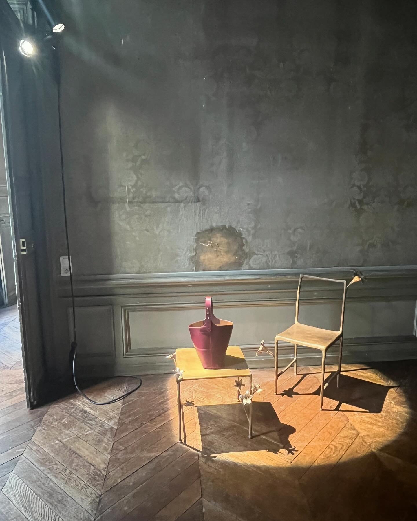 SPOT LIGHT ON BELLA !  #bella #luxurybags #madeinitaly #themaparis #laduree #paris #artfair #burgandy #bucketbag #designmiamiparis