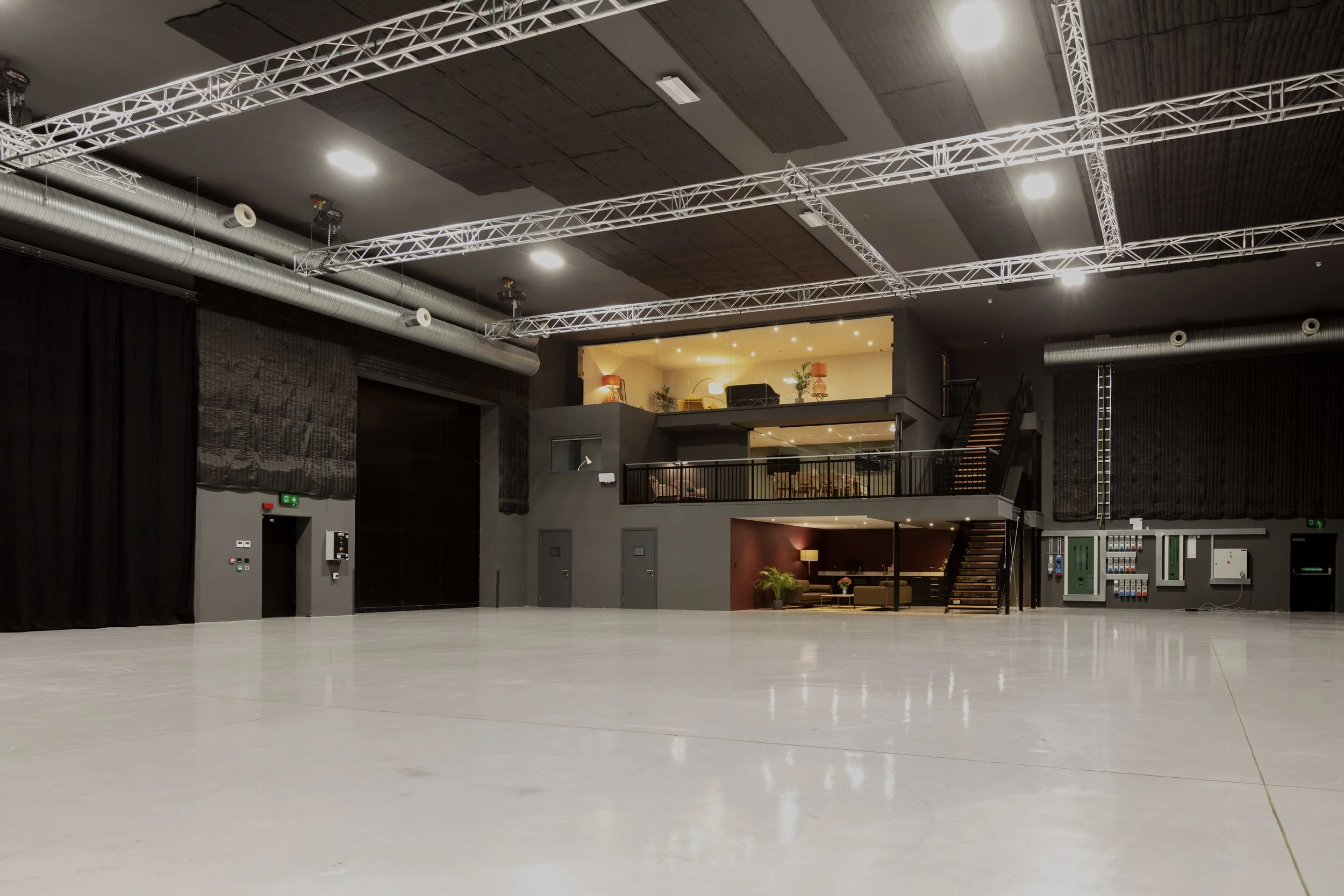 RD STUDIOS | One of the Largest London Film Studios and Television ...