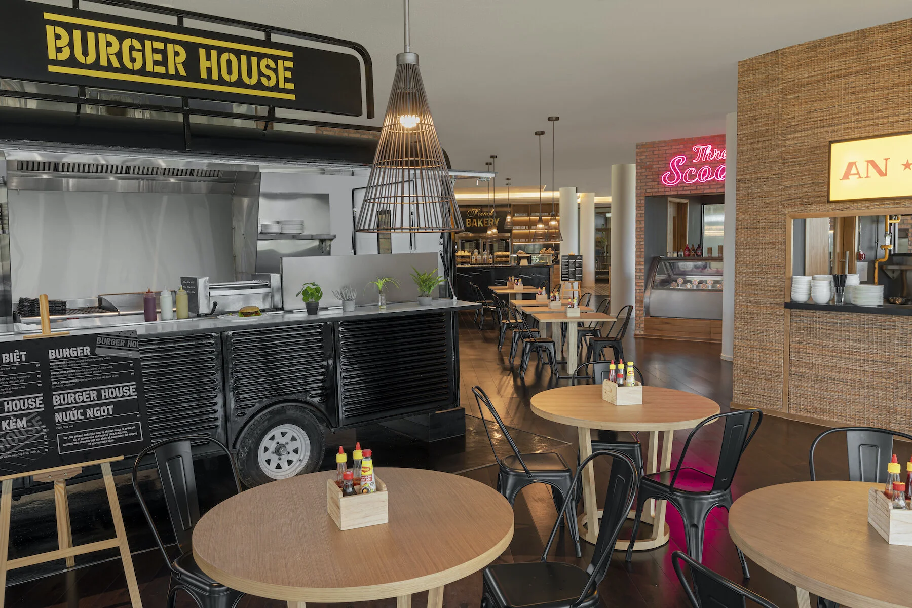 Restaurants — ALMA Resort