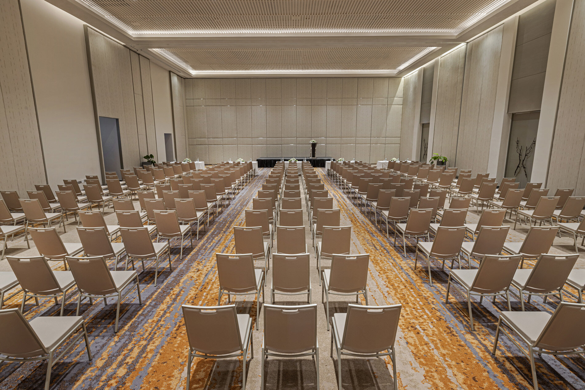 6Z3A2709 - ConventionCenterBallroom1.jpg