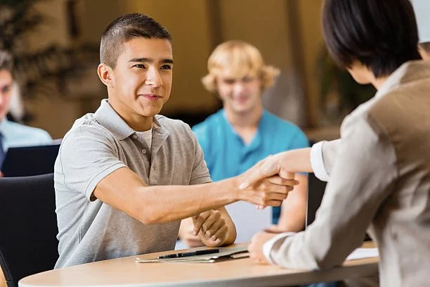 How to Make the Most of a Job Fair (Without Feeling Awkward) 