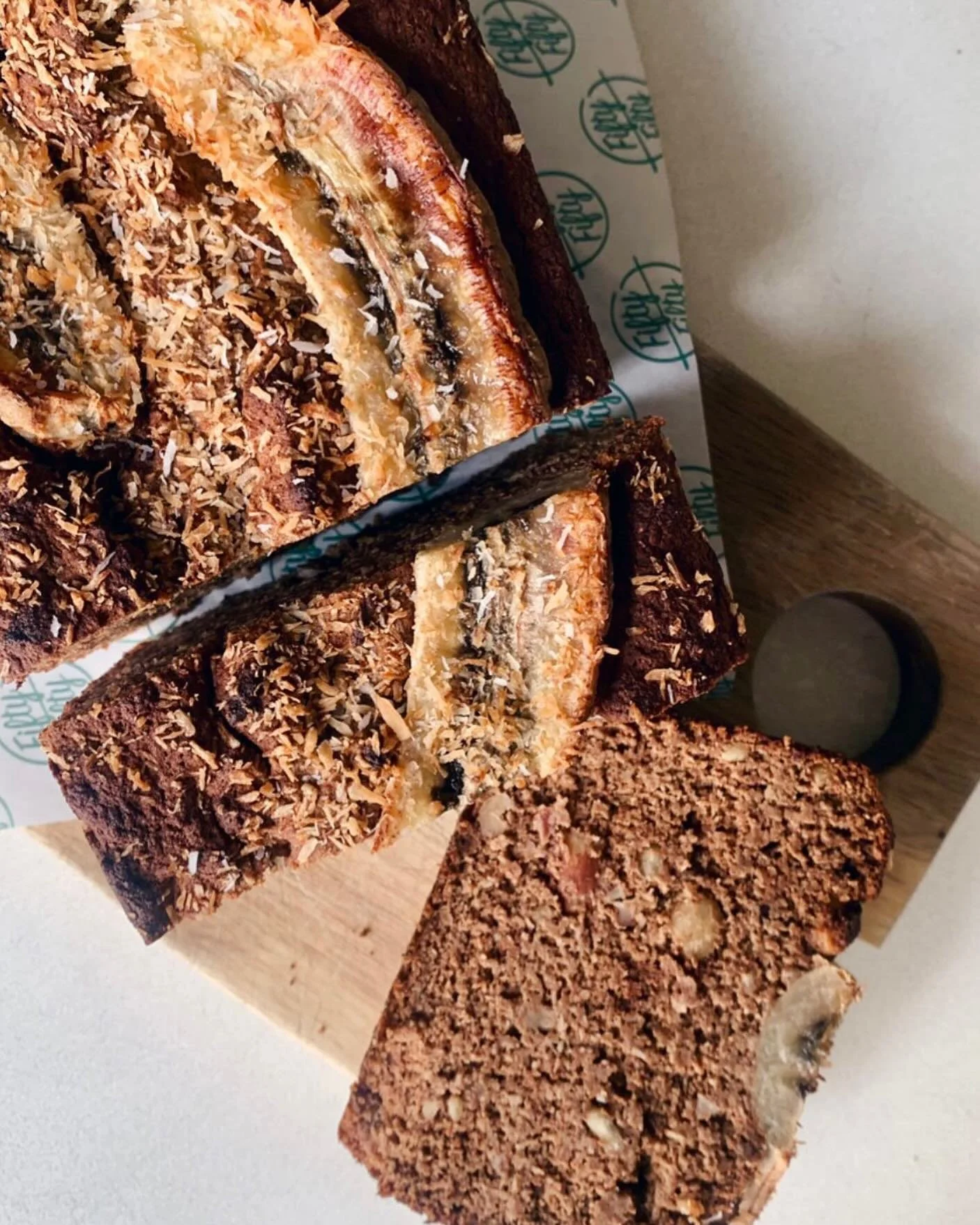 Trick or TREAT YOURSELF vandaag met een lekker bananenbroodje, taartje, spekkoek of dadelbal! 
🎃👻🕸️🍁

#halloween #fiftyfifty073 #snellestraatdenbosch #denboschcity #denboschfood