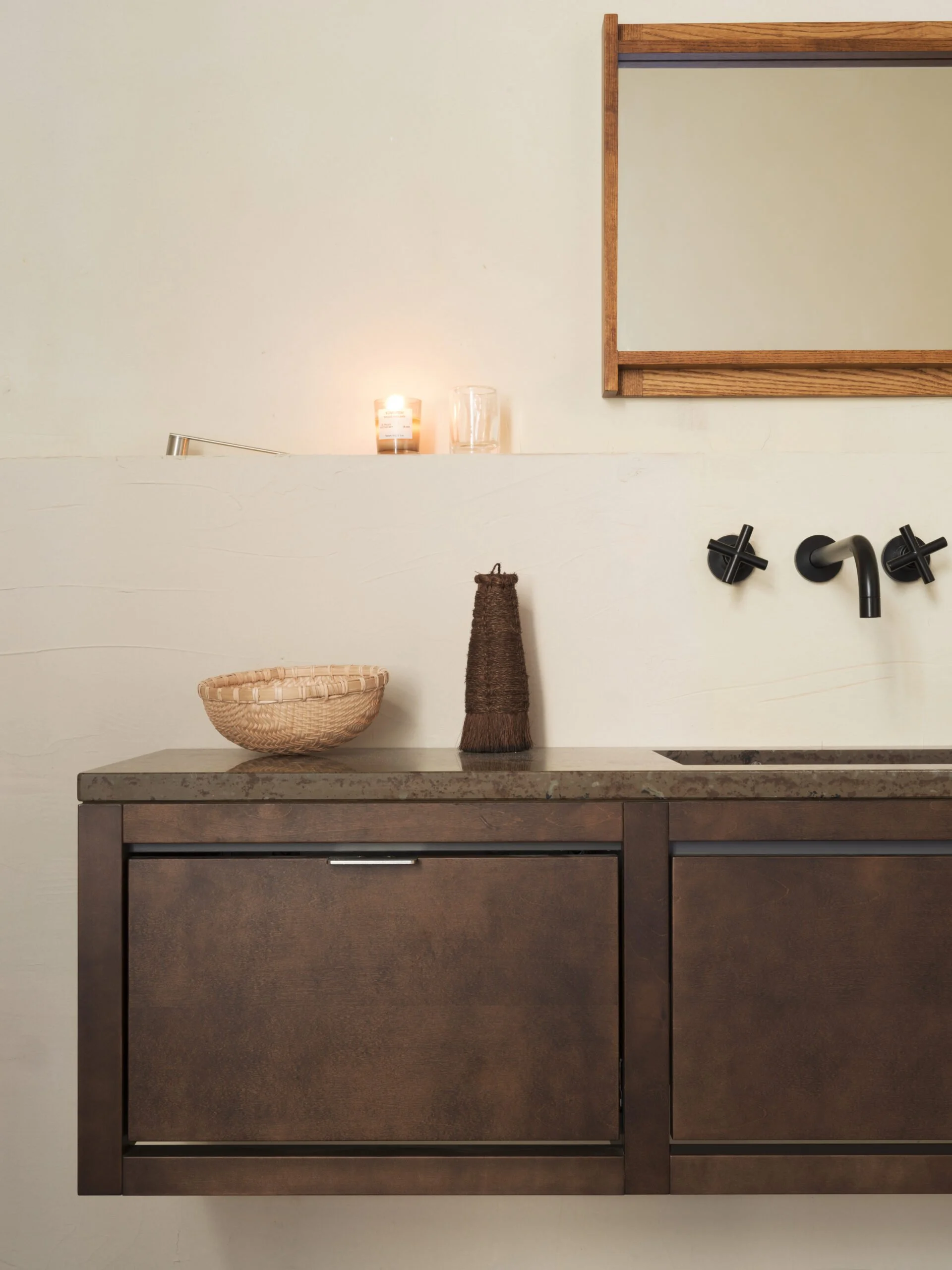 kvanum-framastudios-dressingroom-chestnut-09-1920x2560.jpg