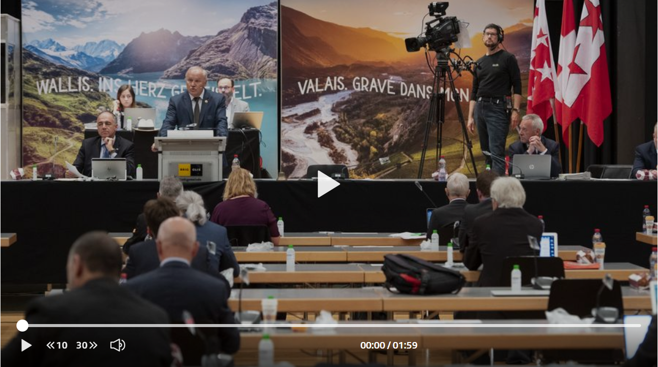 Le mouvement citoyen Helvetia Ruft débarque en Suisse romande - RTS