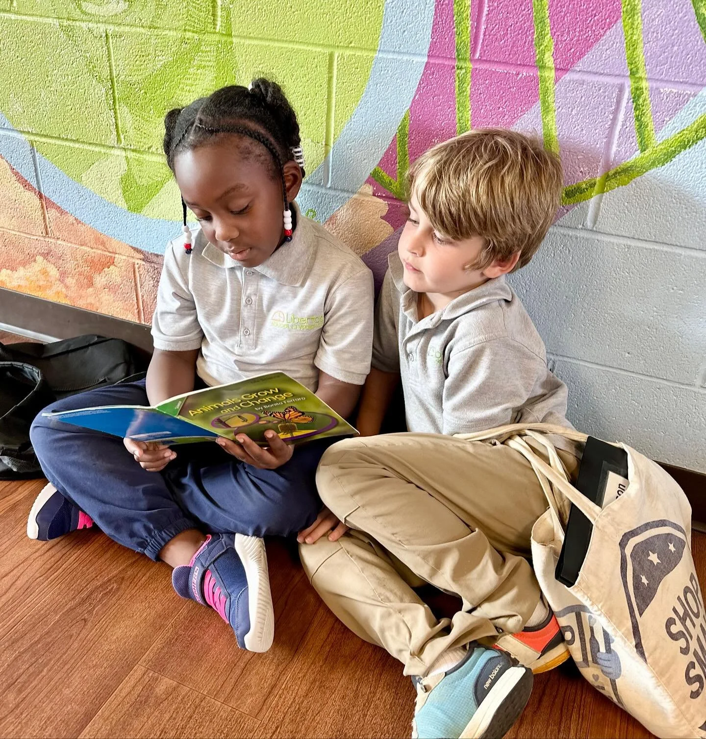 Friends that read together succeed together!

#ChooseLibertas
#MontessoriSchool
#Frayser