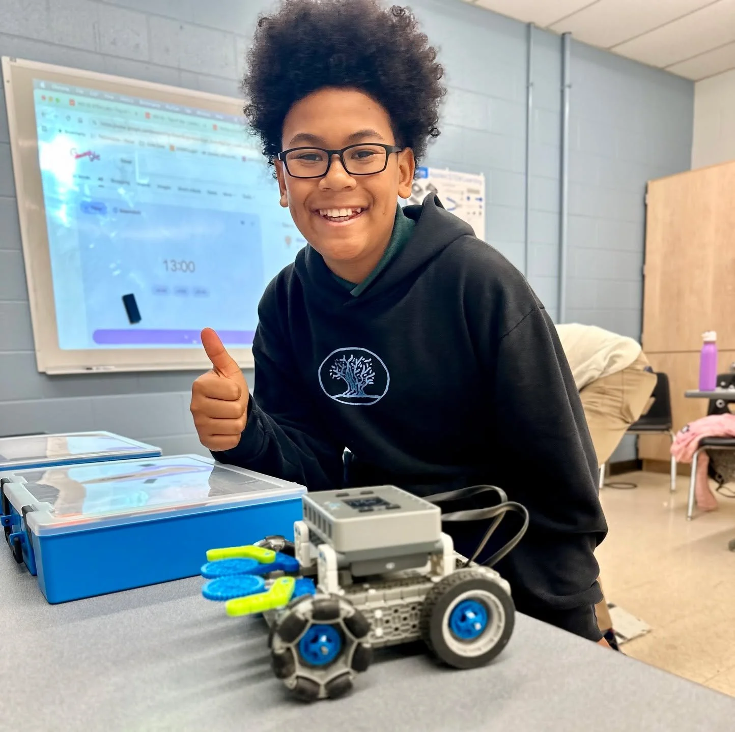 🤖 Our Afterschool Robotics Club is in full gear! Check out our student engineers in action.
