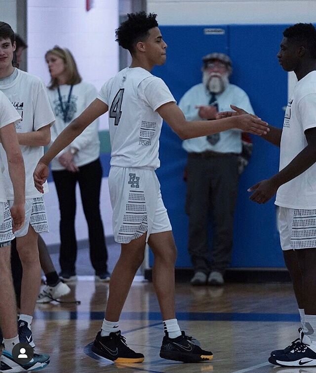 &quot;Yeah, and my dreams are who I&rsquo;m racing with /And you can see I&rsquo;m pacing it so that I&rsquo;m always chasing it.&quot; ✌🏾🌍🏀 ⠀
⠀
⠀
#newworld #newworldbasketball #girlshoops #boyshoops #aaugirls #aauboys #highschoolhoops #basketball