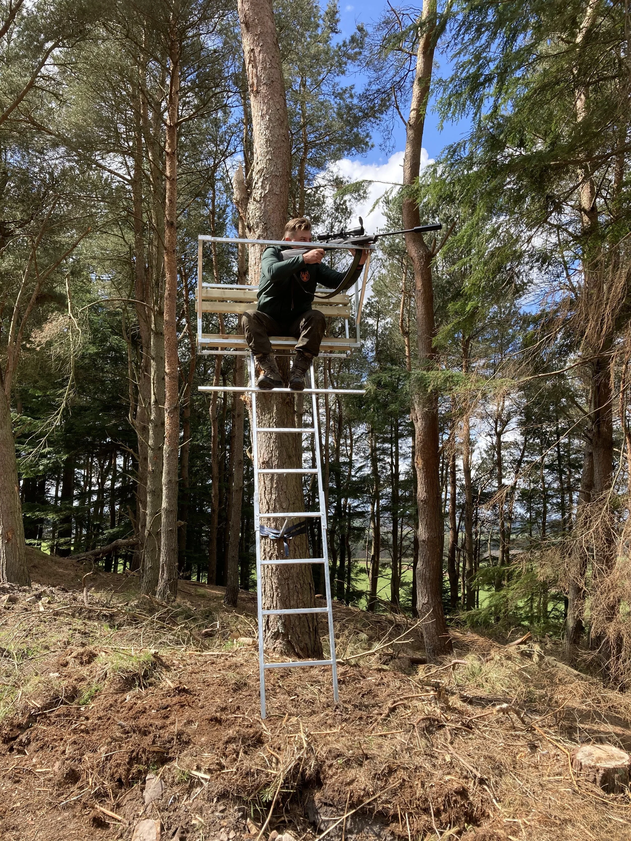 Metal Lean to High Seat Deer Stalking 1.jpg