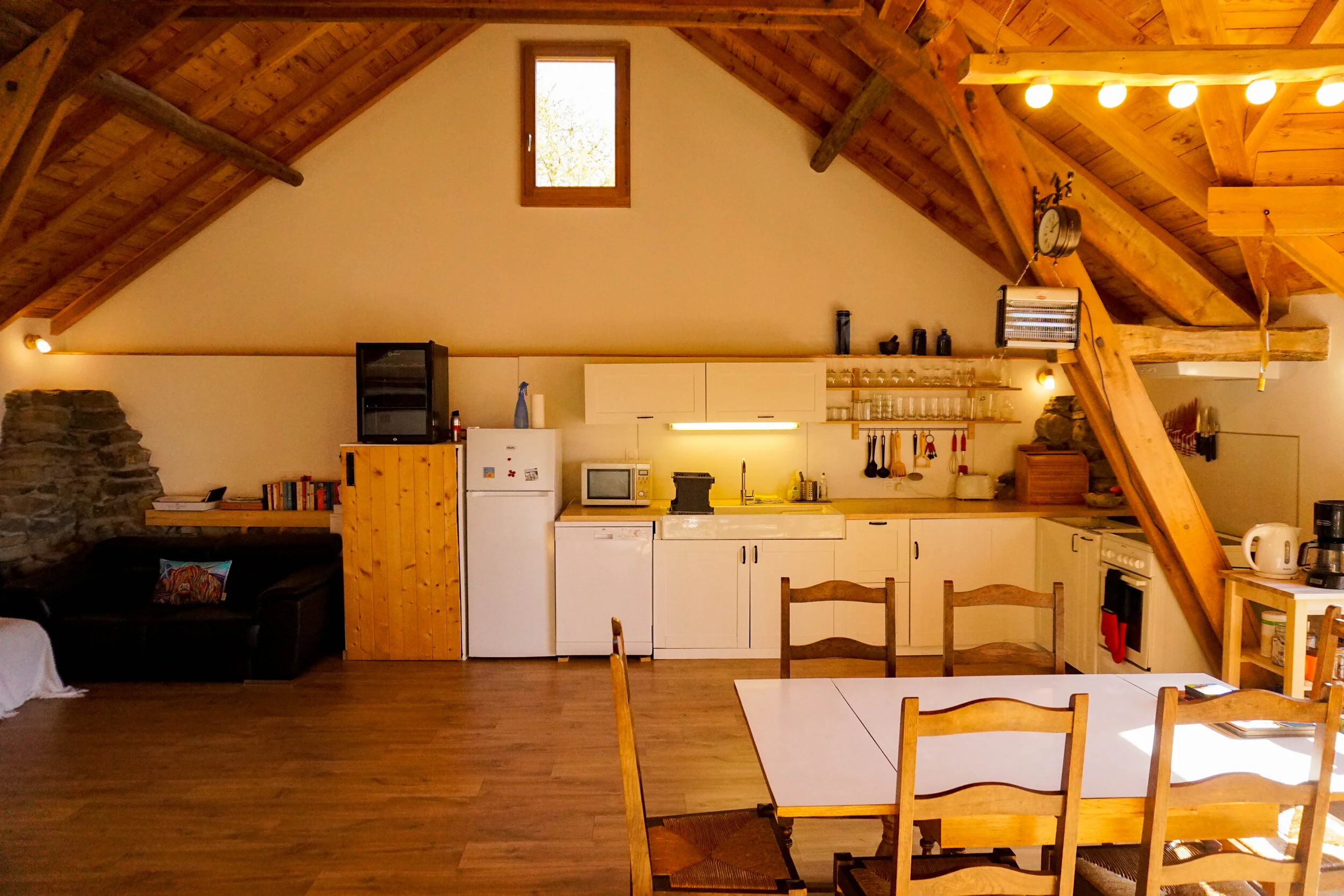 Chez Amber top floor decemeber 2020 (4 of 7).jpg