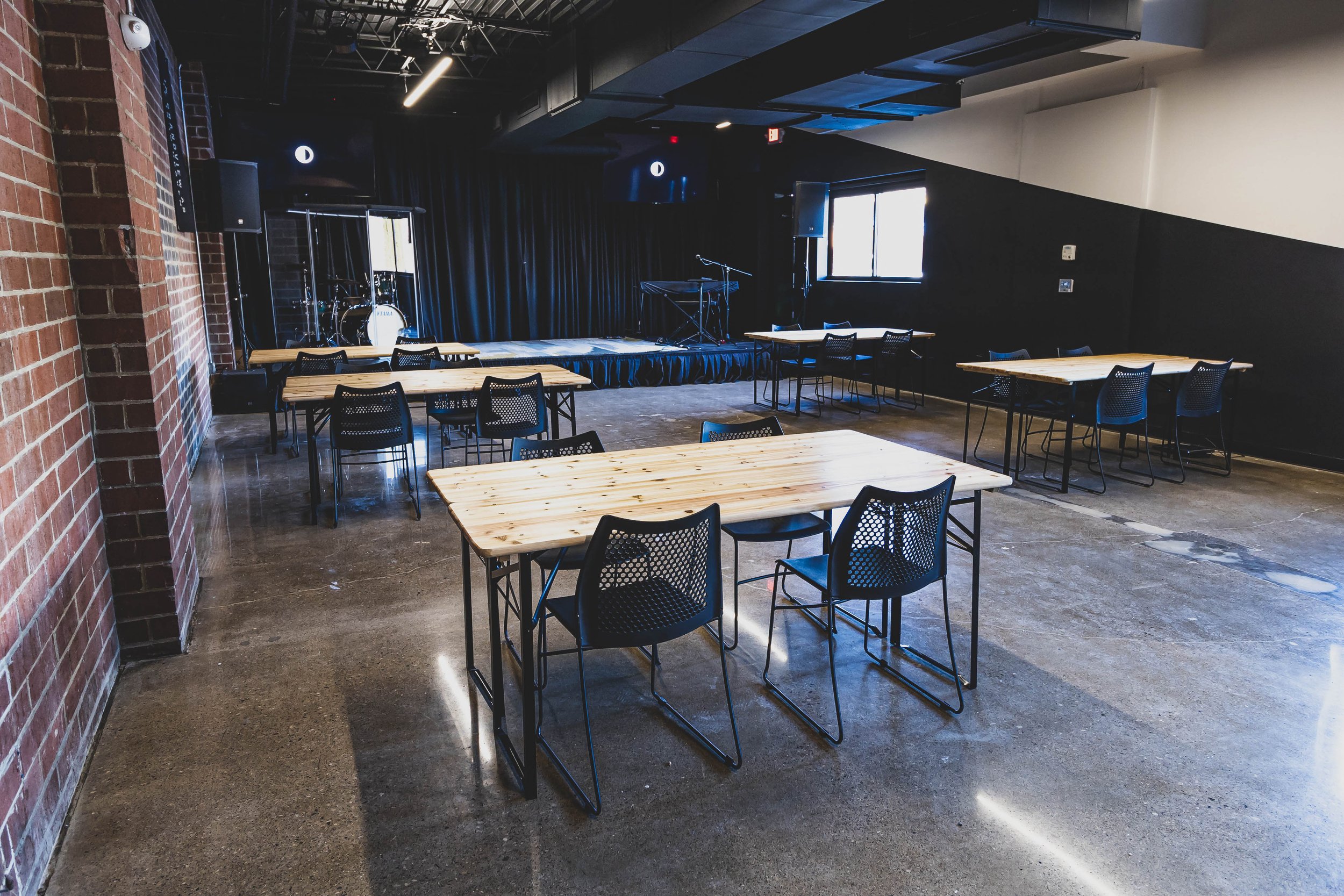 Main Room 16 - Groups Tables Layout