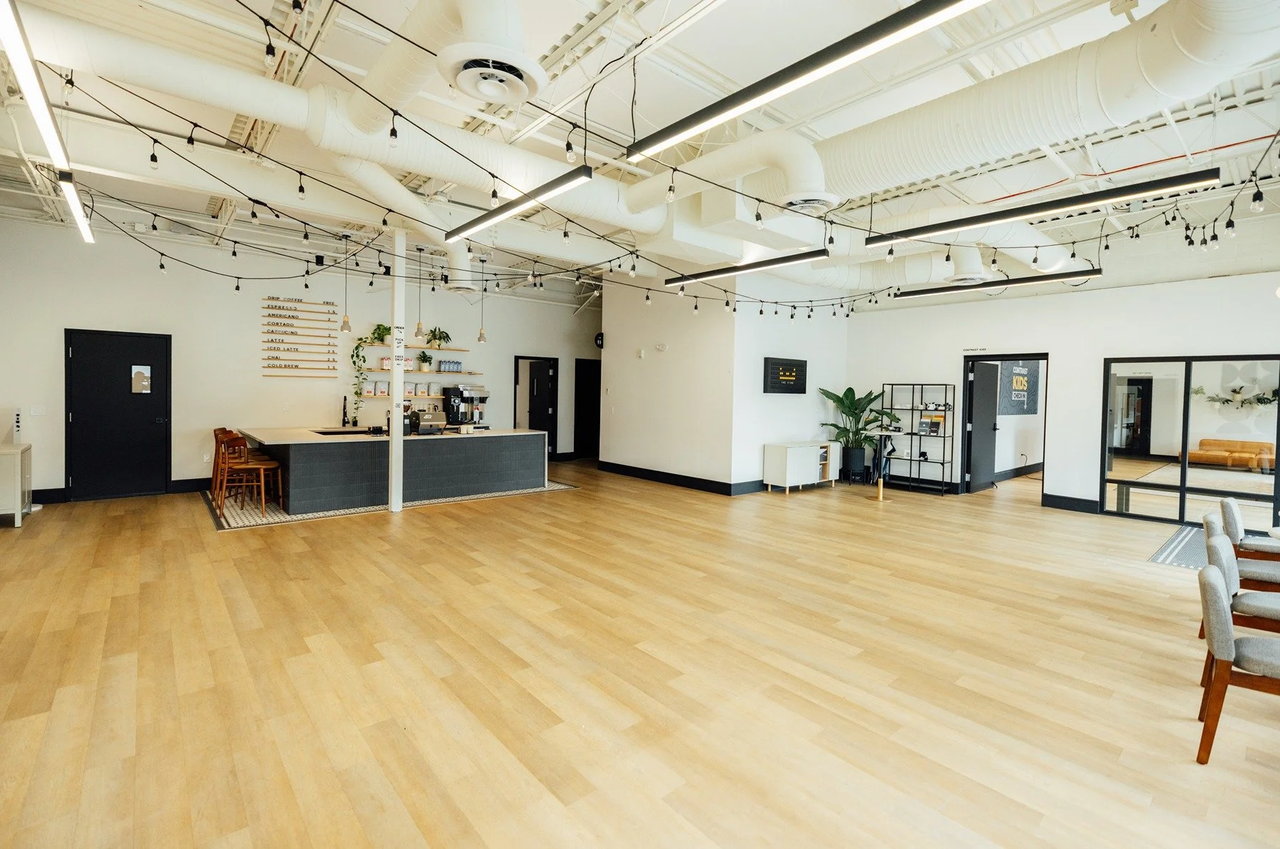 Lobby &amp; Coffee Bar