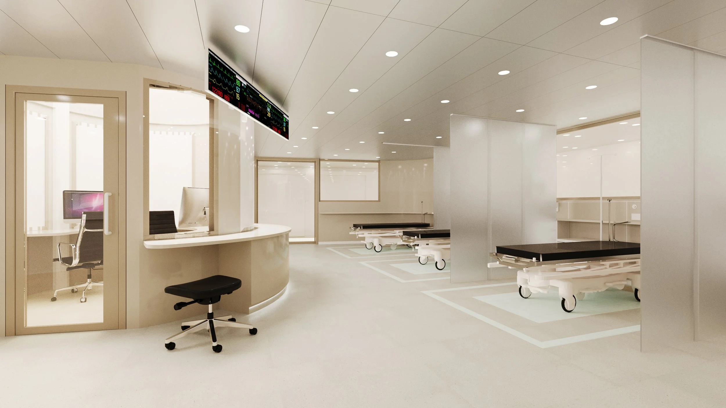 Sala di emergenza in ospedale con letti vuoti, monitor con dati vitali e postazioni di lavoro con computer.