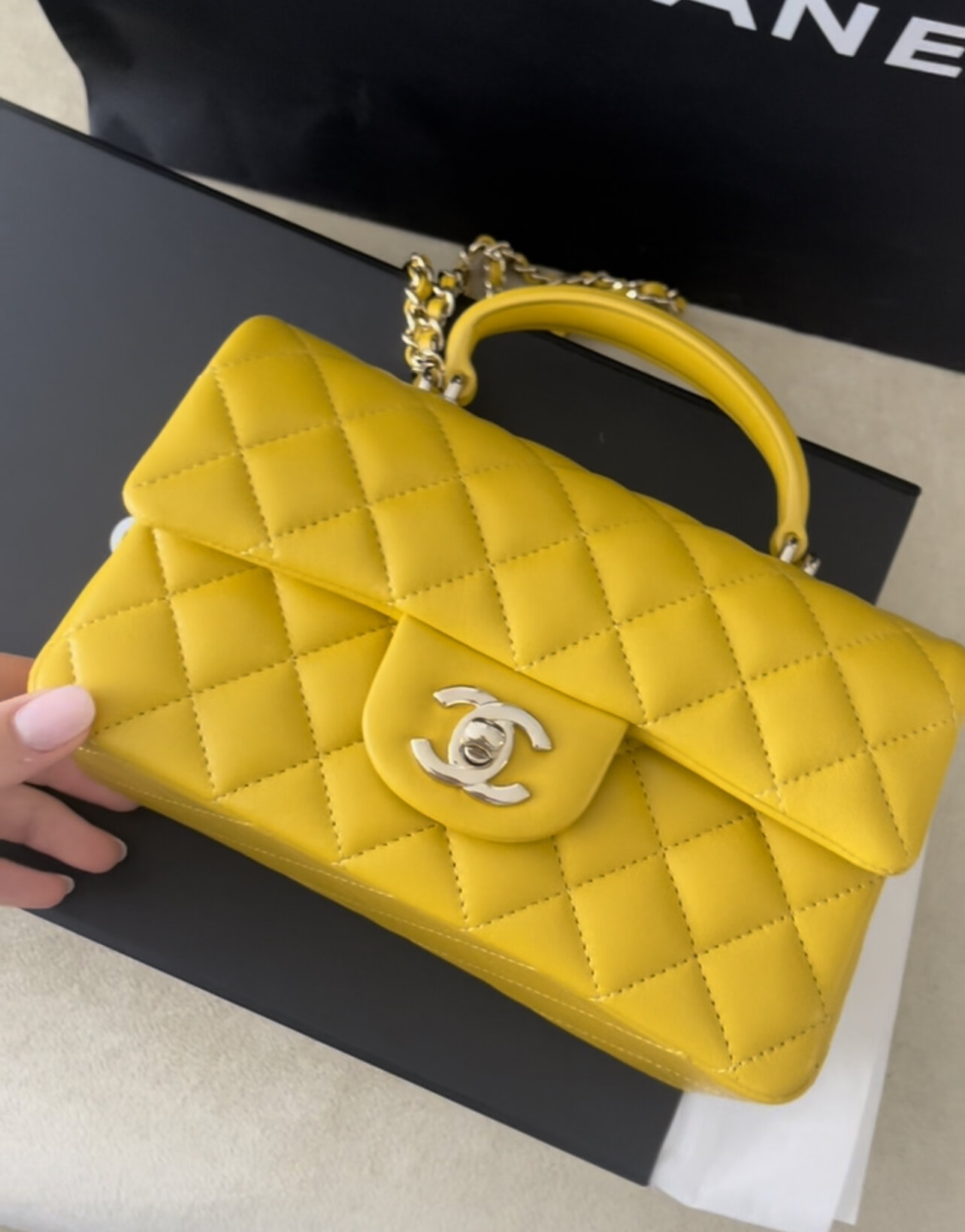 A976D872-C3B0-4BA3-B279-5D3034AD68EC