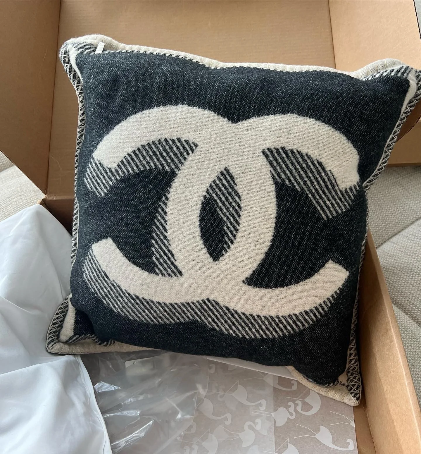 2579BD44-19F5-4C67-BB26-70F04732ABC2