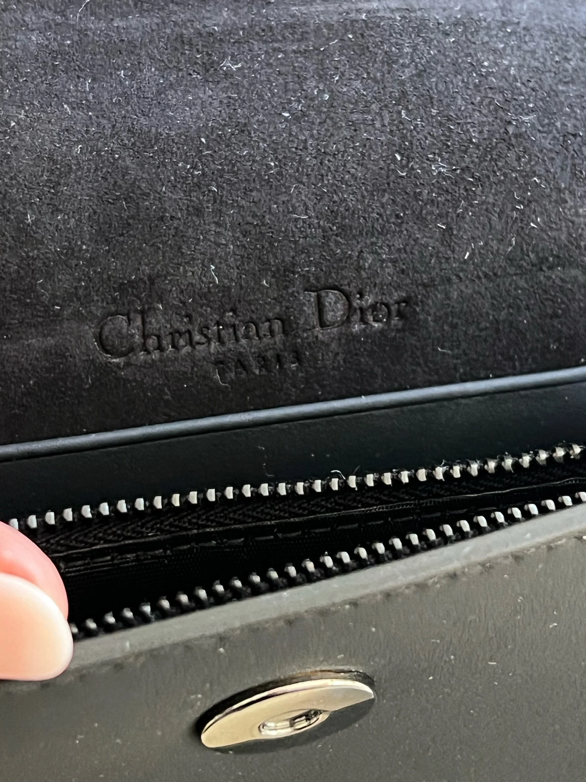 EDF84606-D93E-4EC1-A145-BA9B61070269