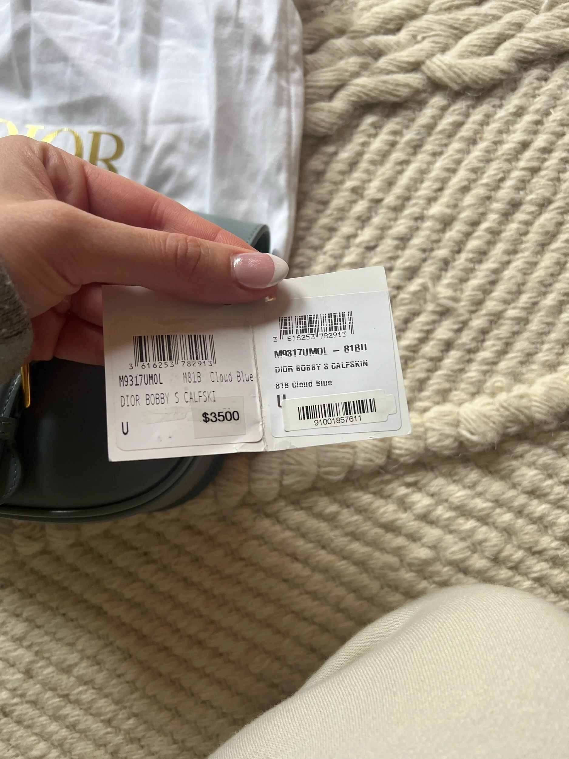 220E647A-EEA4-4268-99BA-1E160268BFDC