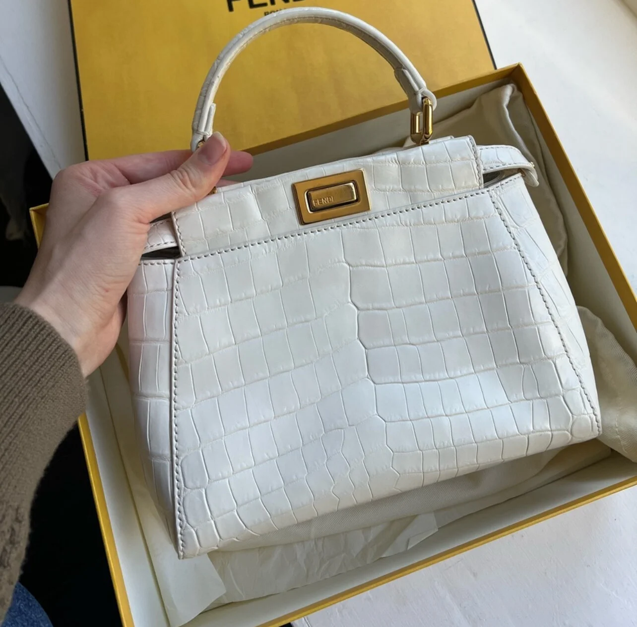 0105624F-955C-46CE-8613-6744E099E27C