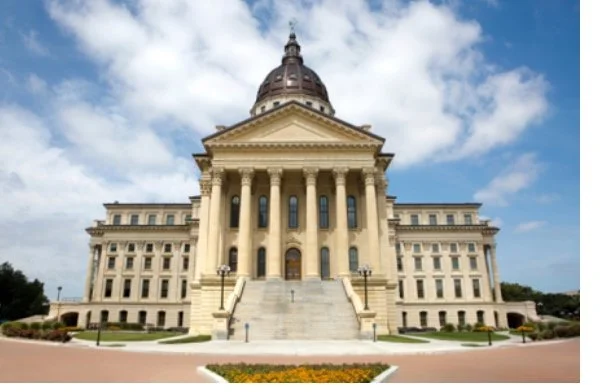 Governor Kelly Vetos Impacting Social Workers