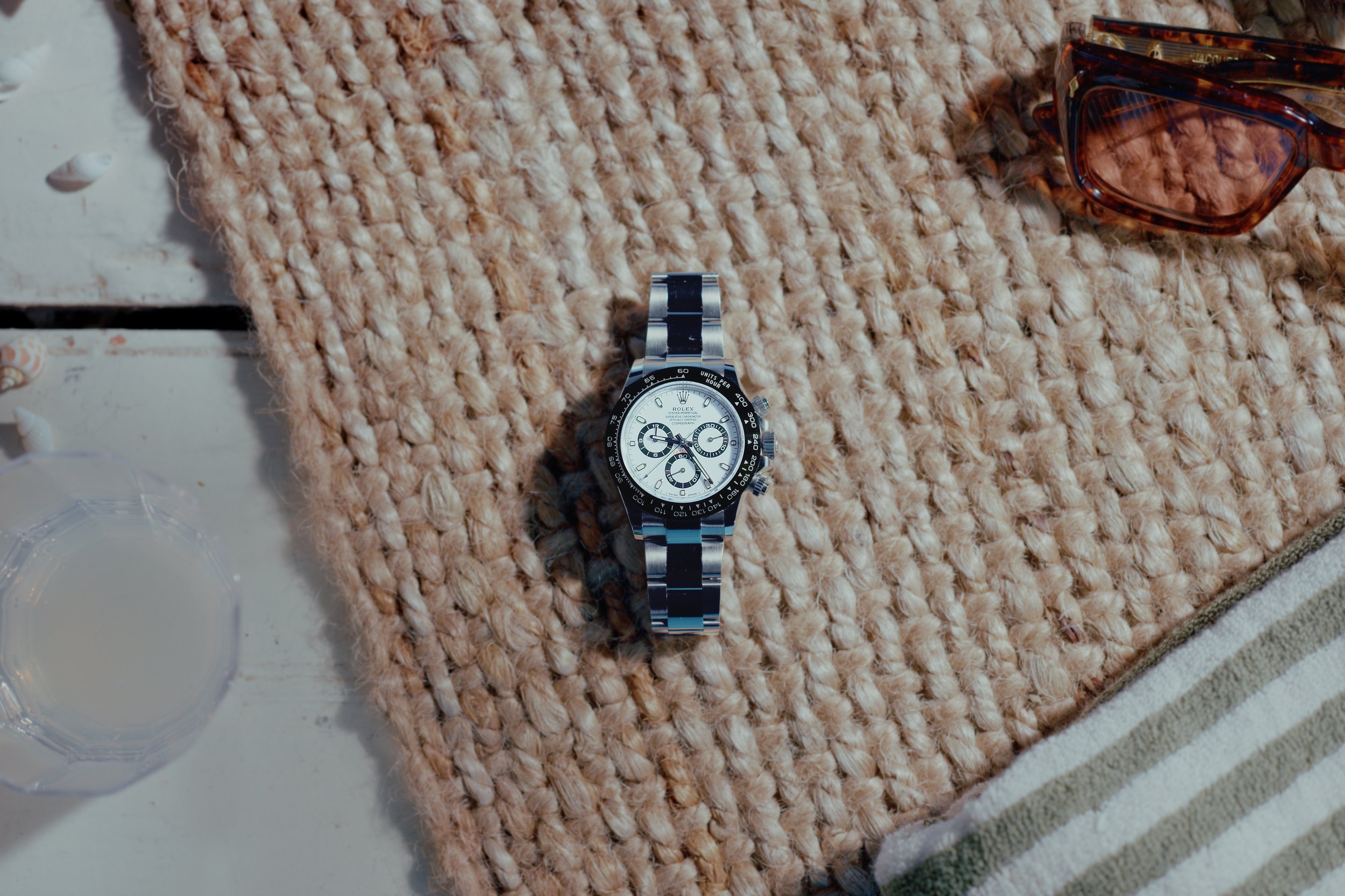 Pass_02_ROLEX_A004C020_PR4444.00_00_02_14.Still001.jpg