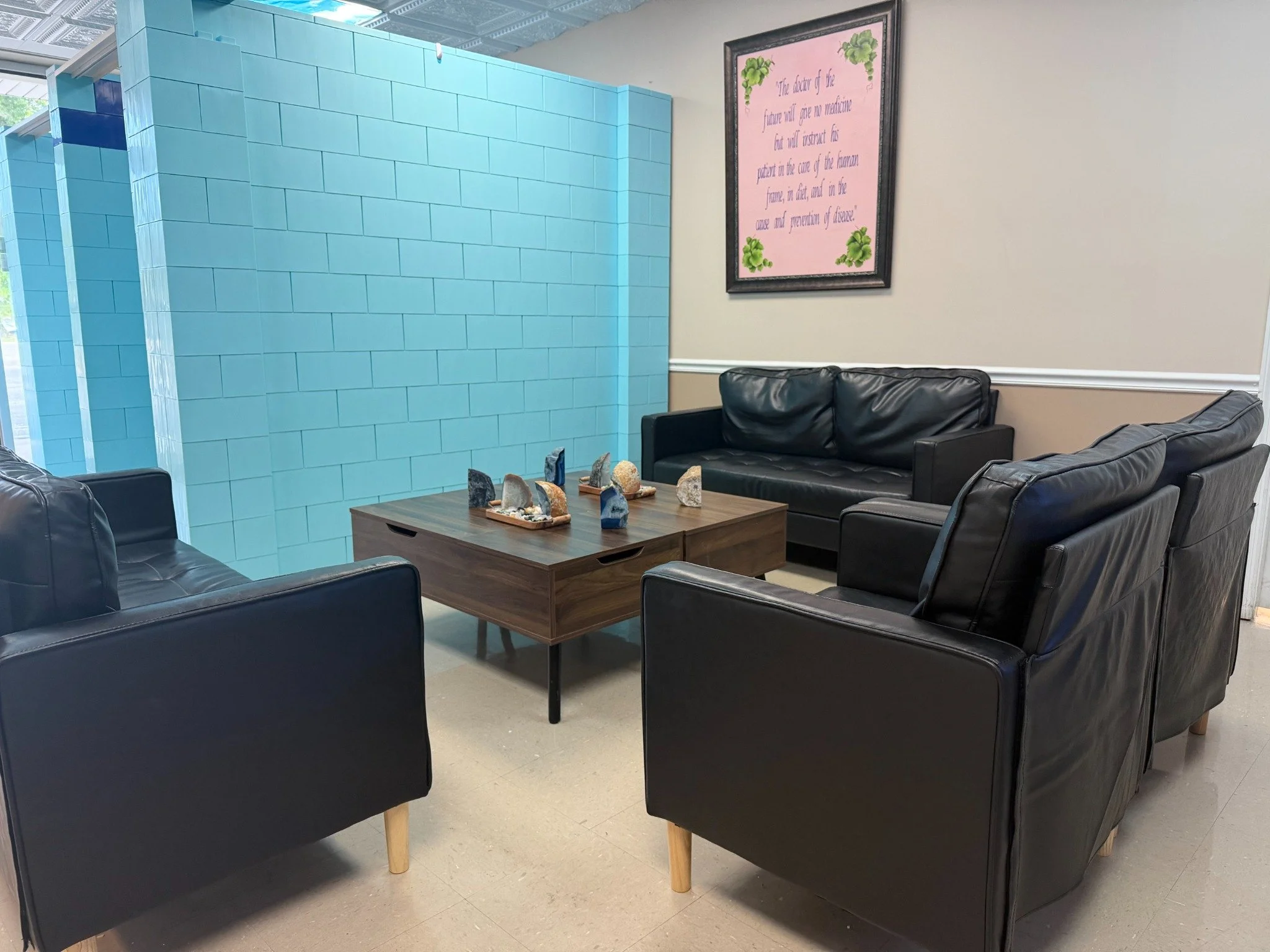 Private wellness conversation area at Elite Retreat Wellness Center