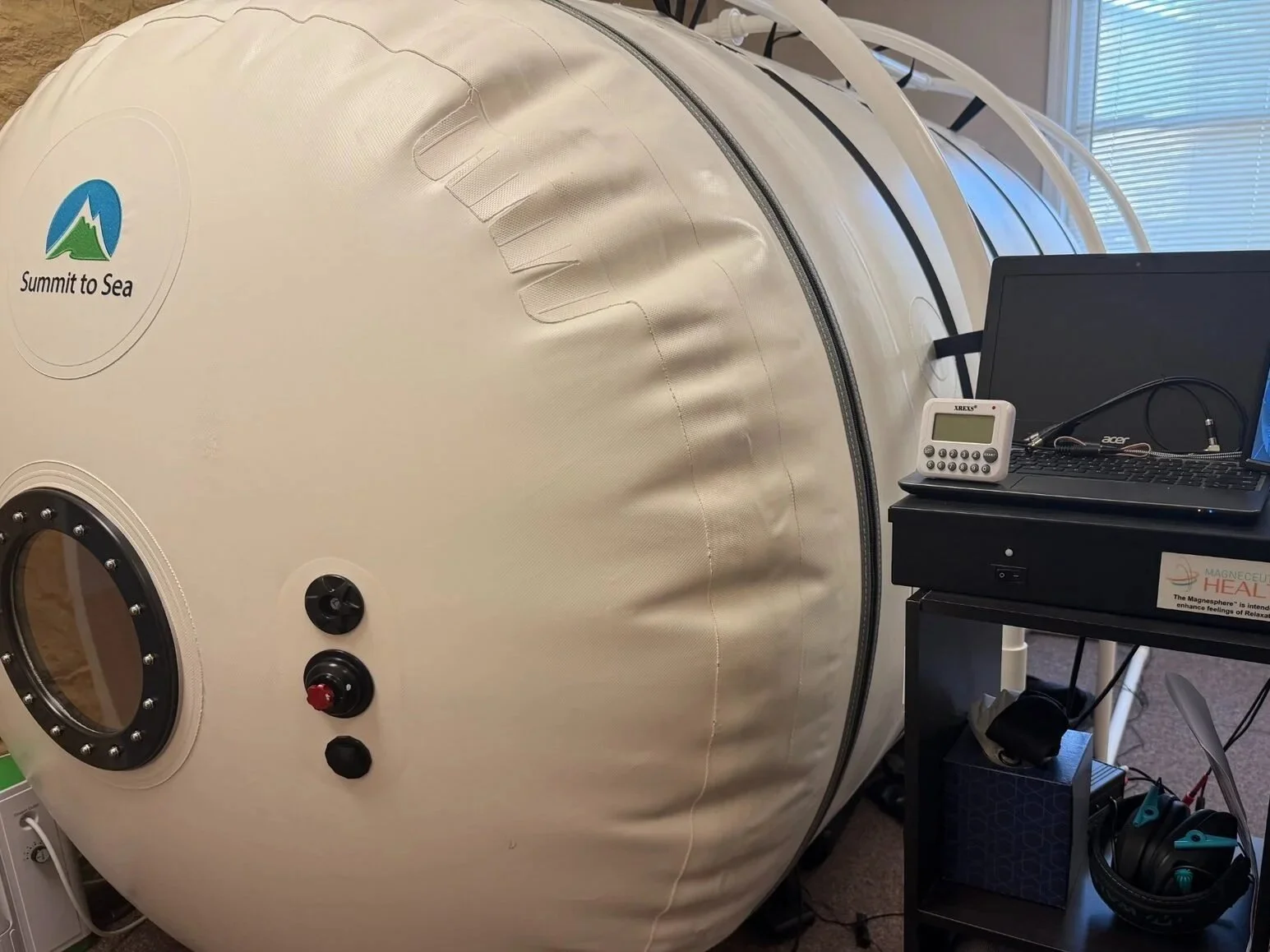 Hyperbaric oxygen wellness chamber at Elite Retreat Wellness Center in Corbin, Kentucky.