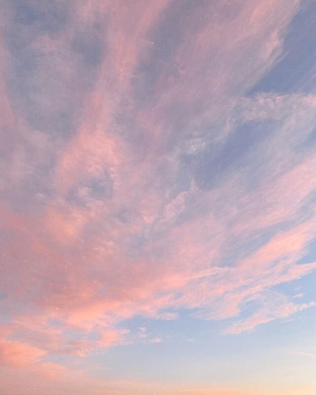 always trying to fill my feed with a leetle bit of everything: what i&rsquo;m up to, what i&rsquo;m into, what i feel is important, + sometimes just things that make me happy. file v pretty skies under the latter. 🥰