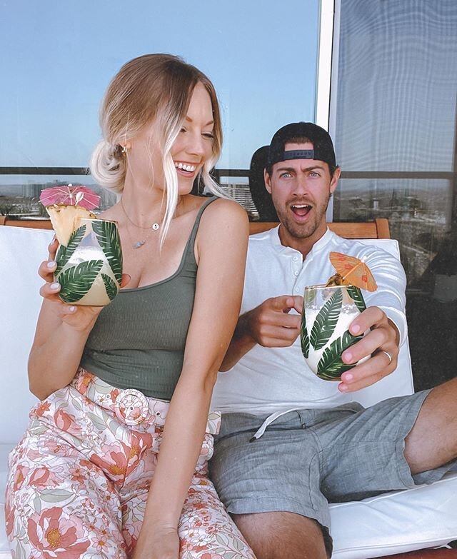 why limit happy to an hour?? 🌺 nothing makes it feel more like summer than a tropical cocktail, amirite? &amp; nothing makes me feel guilty about a pi&ntilde;a colada when it&rsquo;s gluten-free, vegan, + under 99 cals. do i have your attention yet?