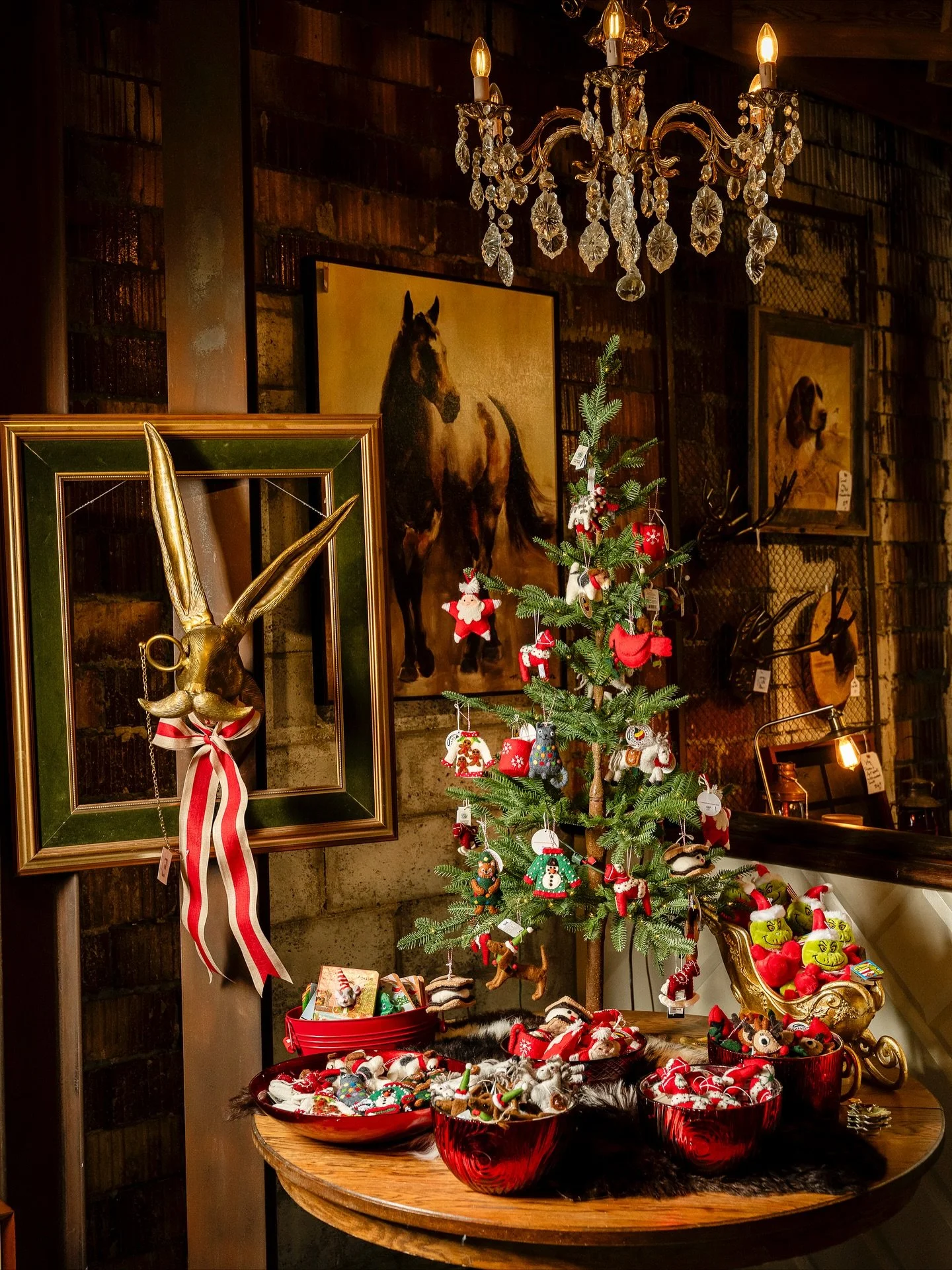 It&rsquo;s the most wonderful time to shop small! 🎁 Join us for the last day of our Holiday Open House this weekend and find gifts, d&eacute;cor, and festive inspiration for everyone on your list.