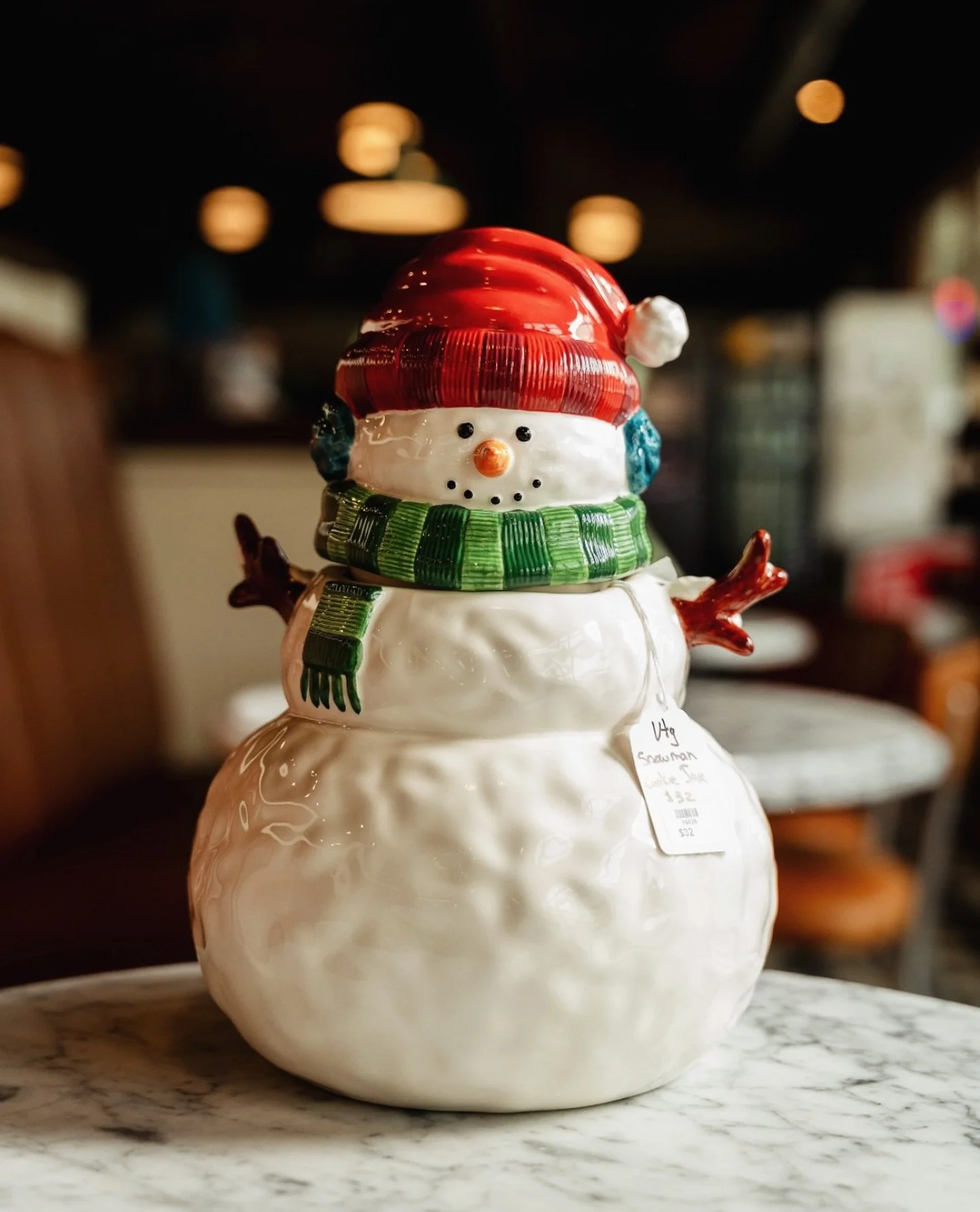A sweet spot to stash your holiday treats. ☃️🍪 This vintage snowman cookie jar is full of charm &mdash; and ready for all the Christmas cookies coming its way.