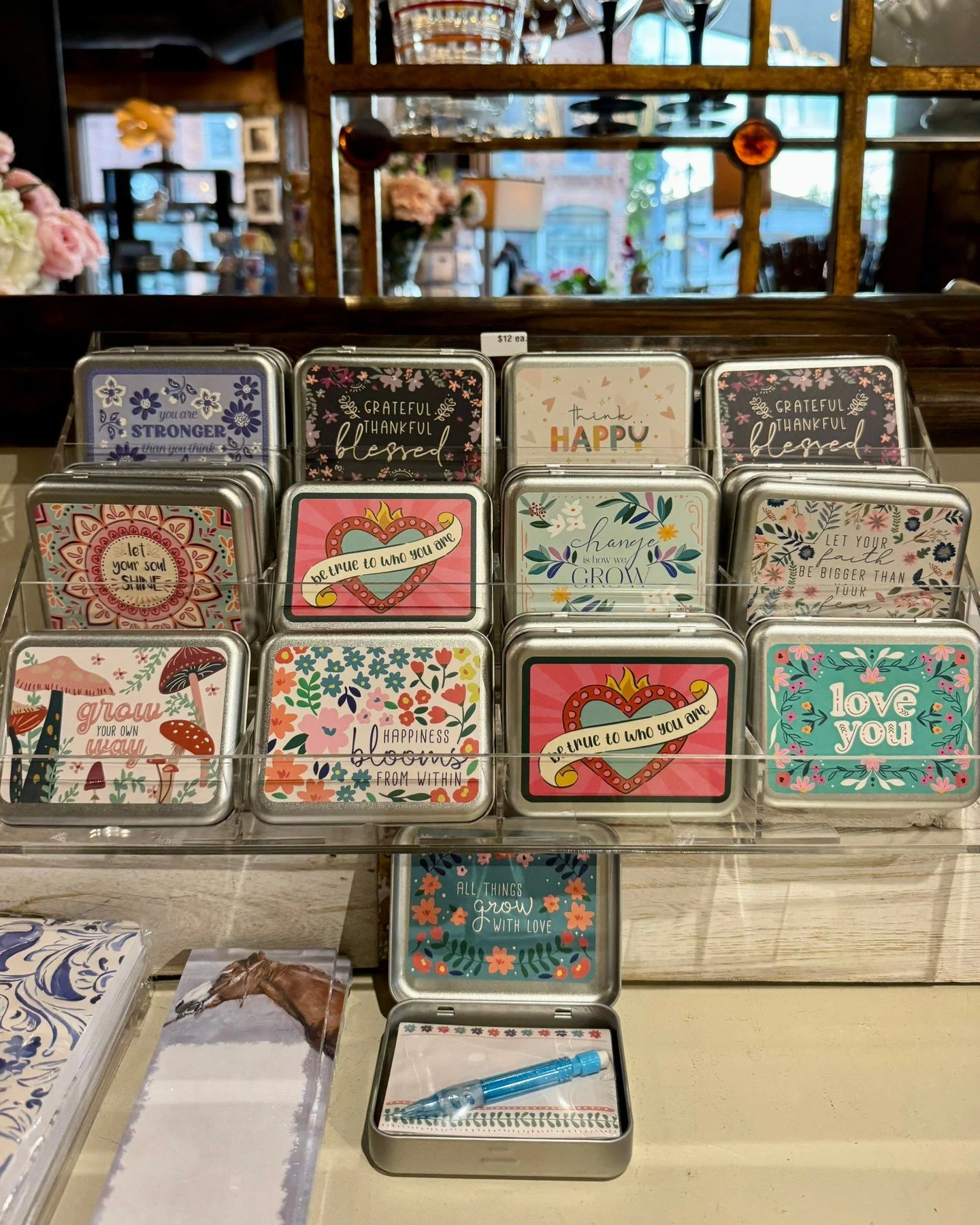 Need an end-of-the-year teacher gift? These adorable mini note tins are thoughtful, useful, and easy to pair with a gift card, flowers, or a favorite treat. Perfect for teachers, aides, coaches, or anyone who helped your little ones grow this year. ?