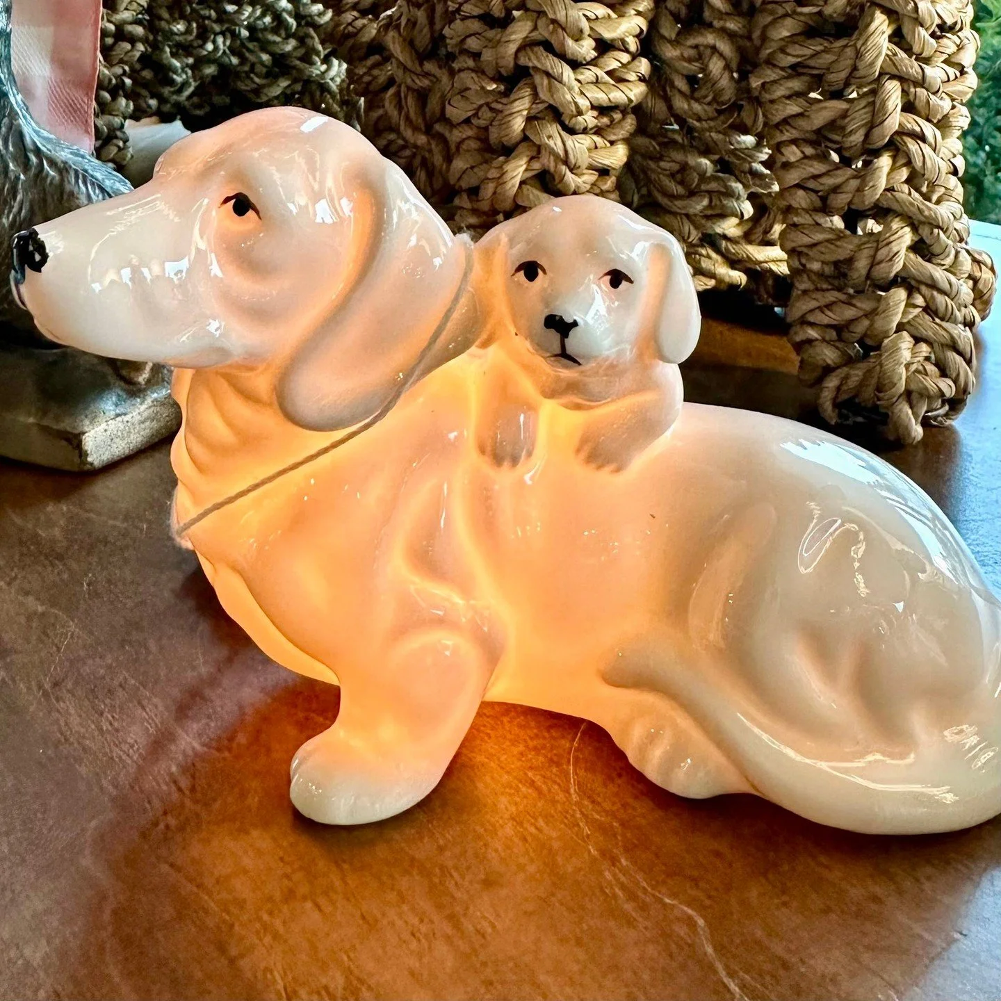 Dog people, this one&rsquo;s for you. 🐾 Vintage cast iron pups, Scottie dog bookends, ceramic spaghetti dogs, a glowing dachshund nightlight, and even a vintage Scottie lamp have all made their way into Metamora General lately. Safe to say the anima