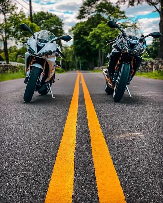 What&rsquo;s better than 1 #daytona675 ? 2 Daytona&rsquo;s!
.
.
.
.

#motorcycle #moto #bikelife #motorbike #r #rubbersidedown #bike #triumph #biker #daytona675 #motorcycles #doublesandtriple #bikelife #bikersofinstagram #instamoto #bikers #ride #mot