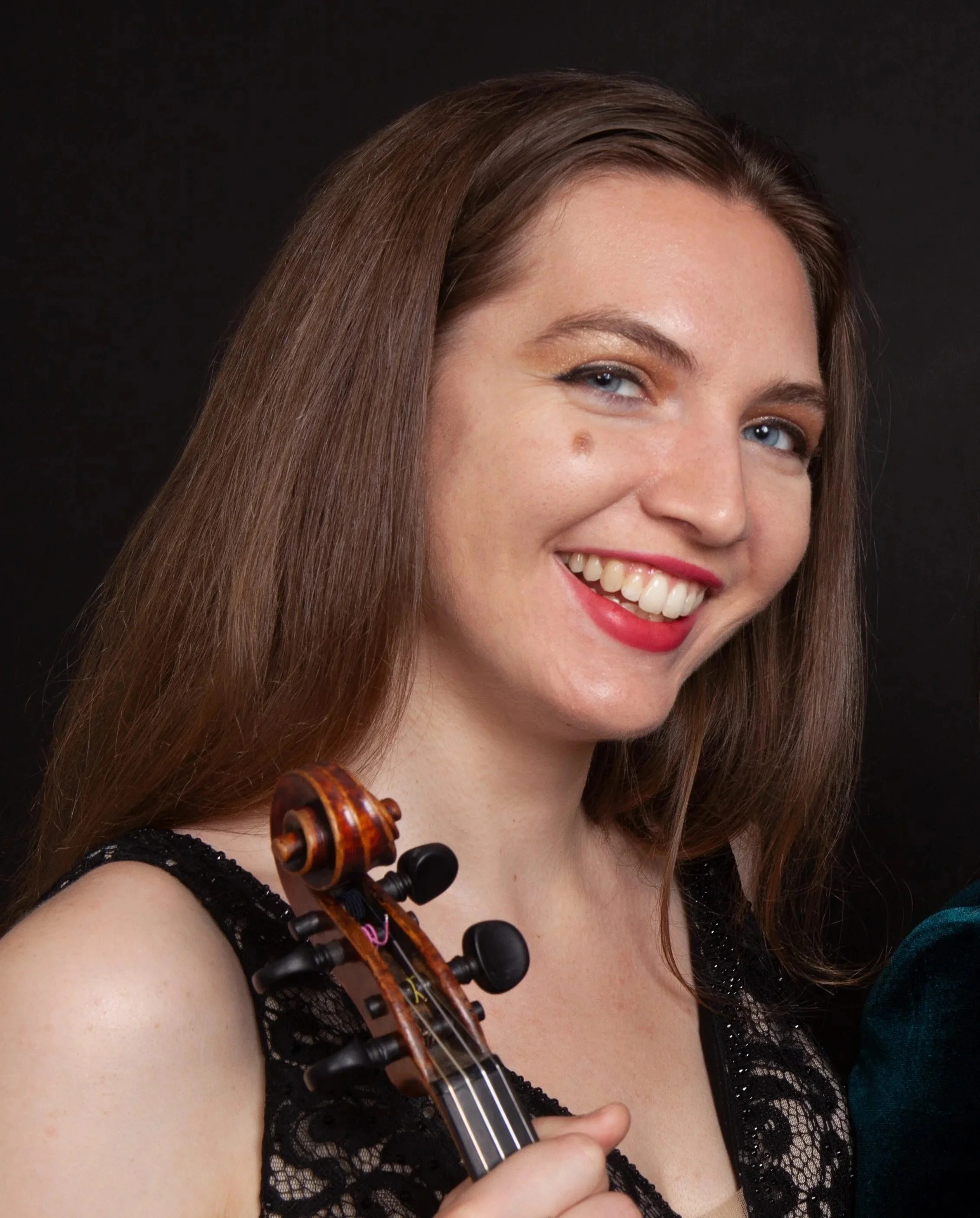 Raina Arnett, violin
