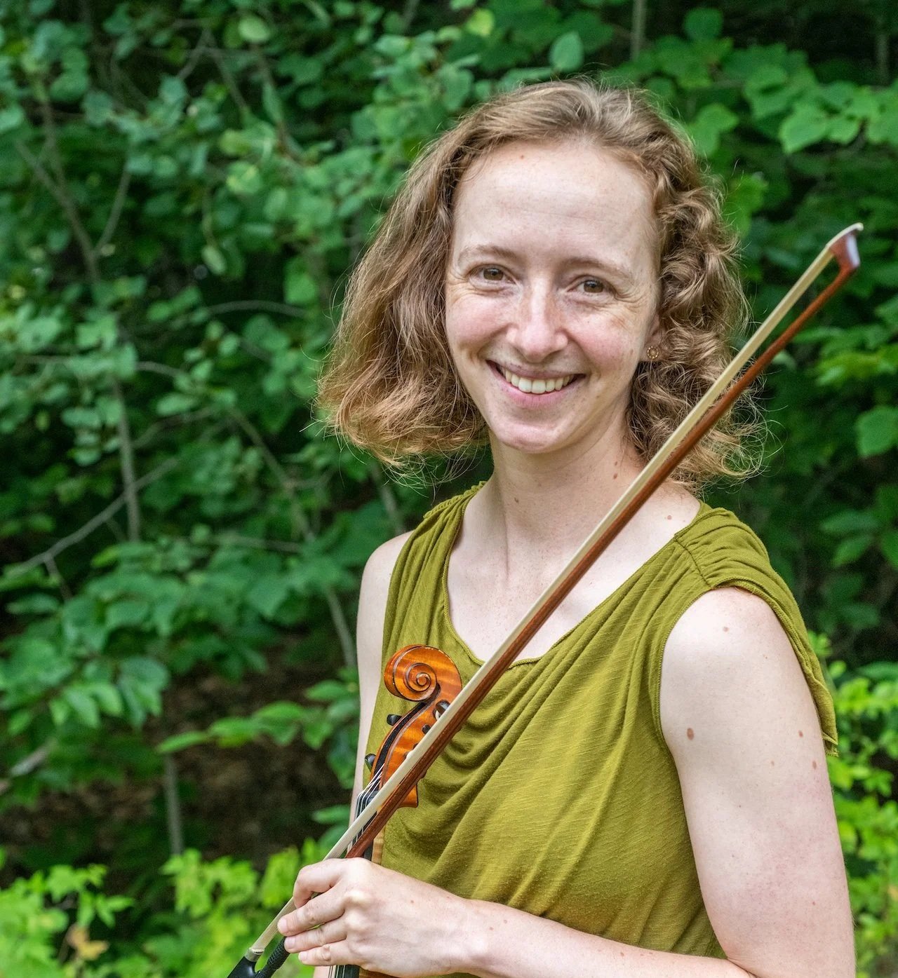 Mia Bella D'Augelli, violin