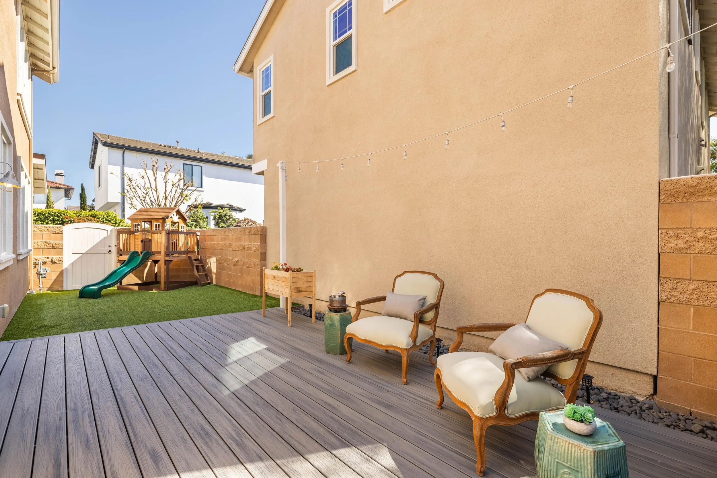 04 - 255 Mesa Drive-3.jpg