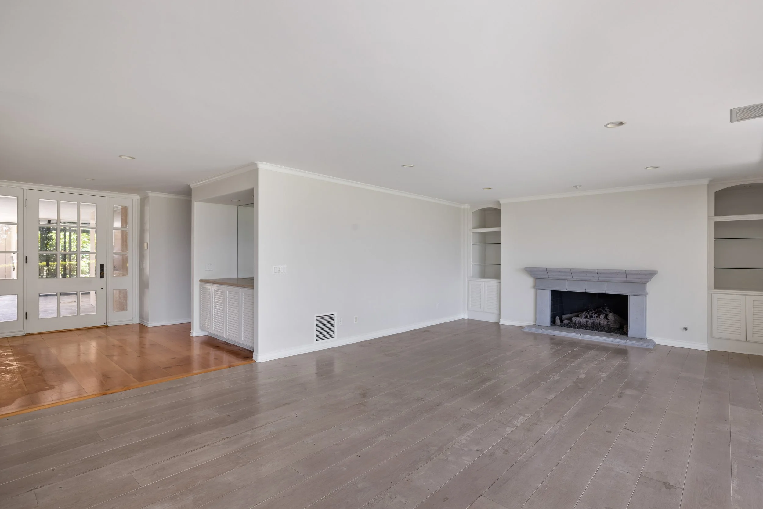 06 - 1061 Granville.jpg