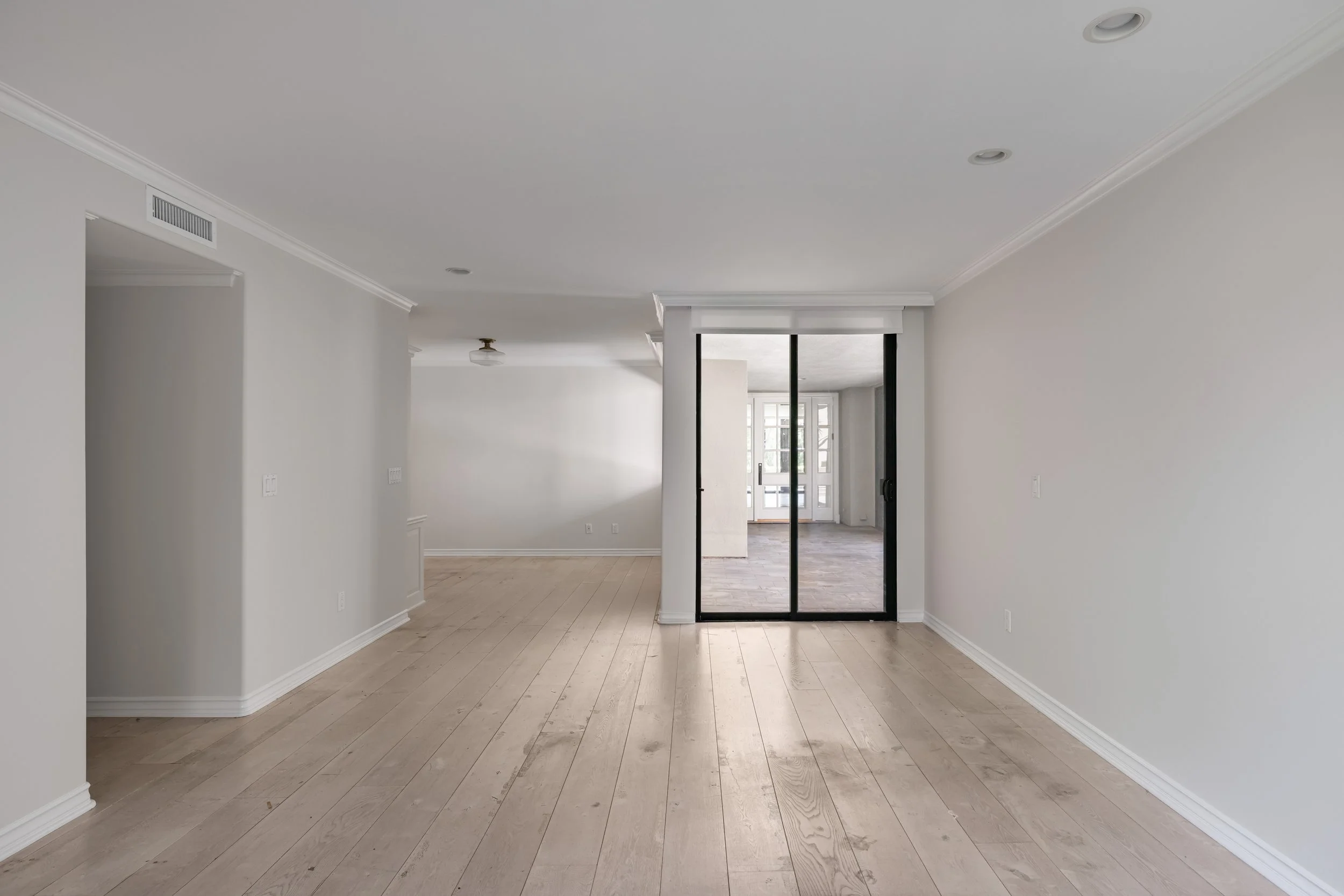 17 - 1061 Granville.jpg
