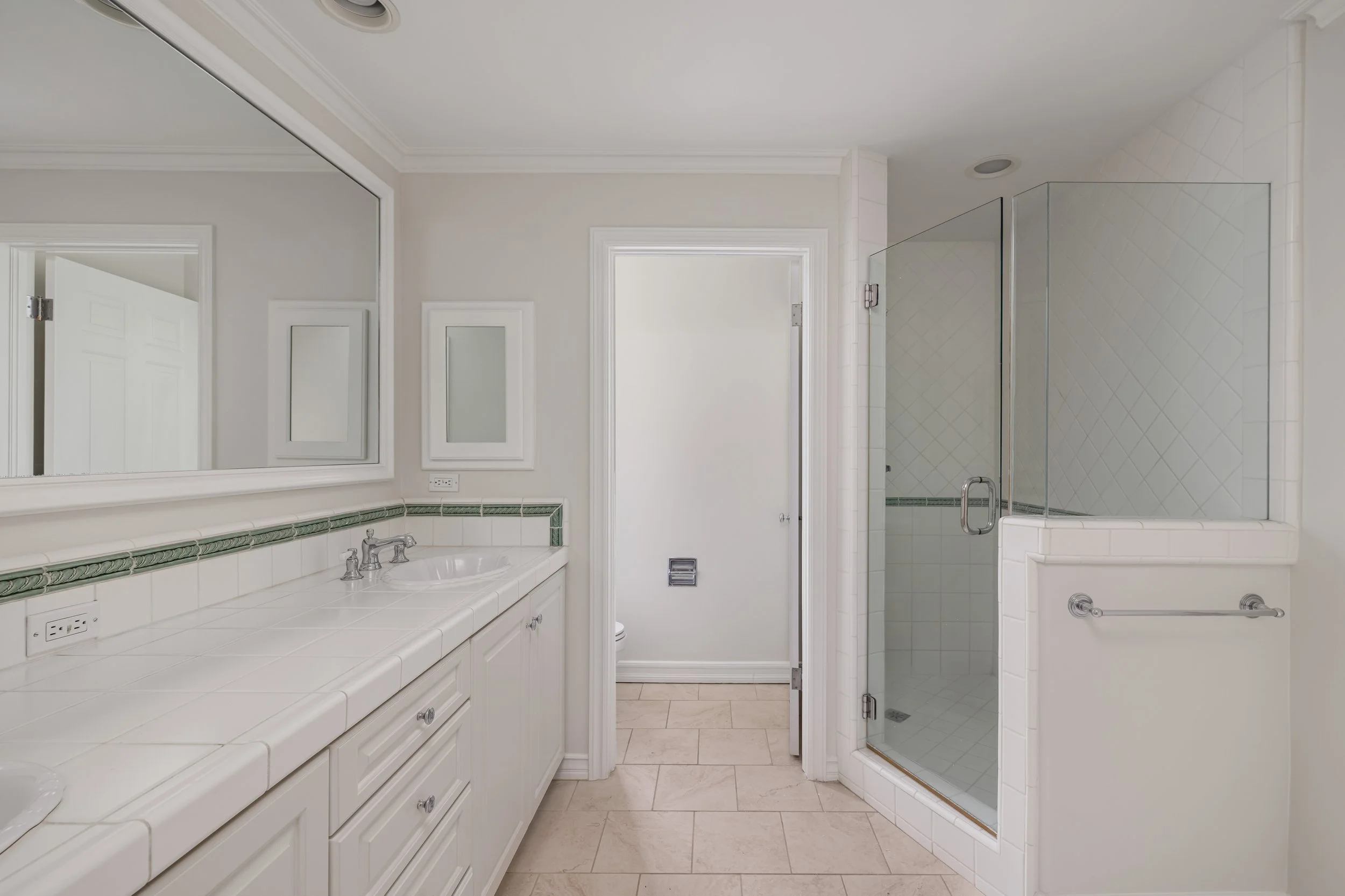 19 - 1061 Granville.jpg