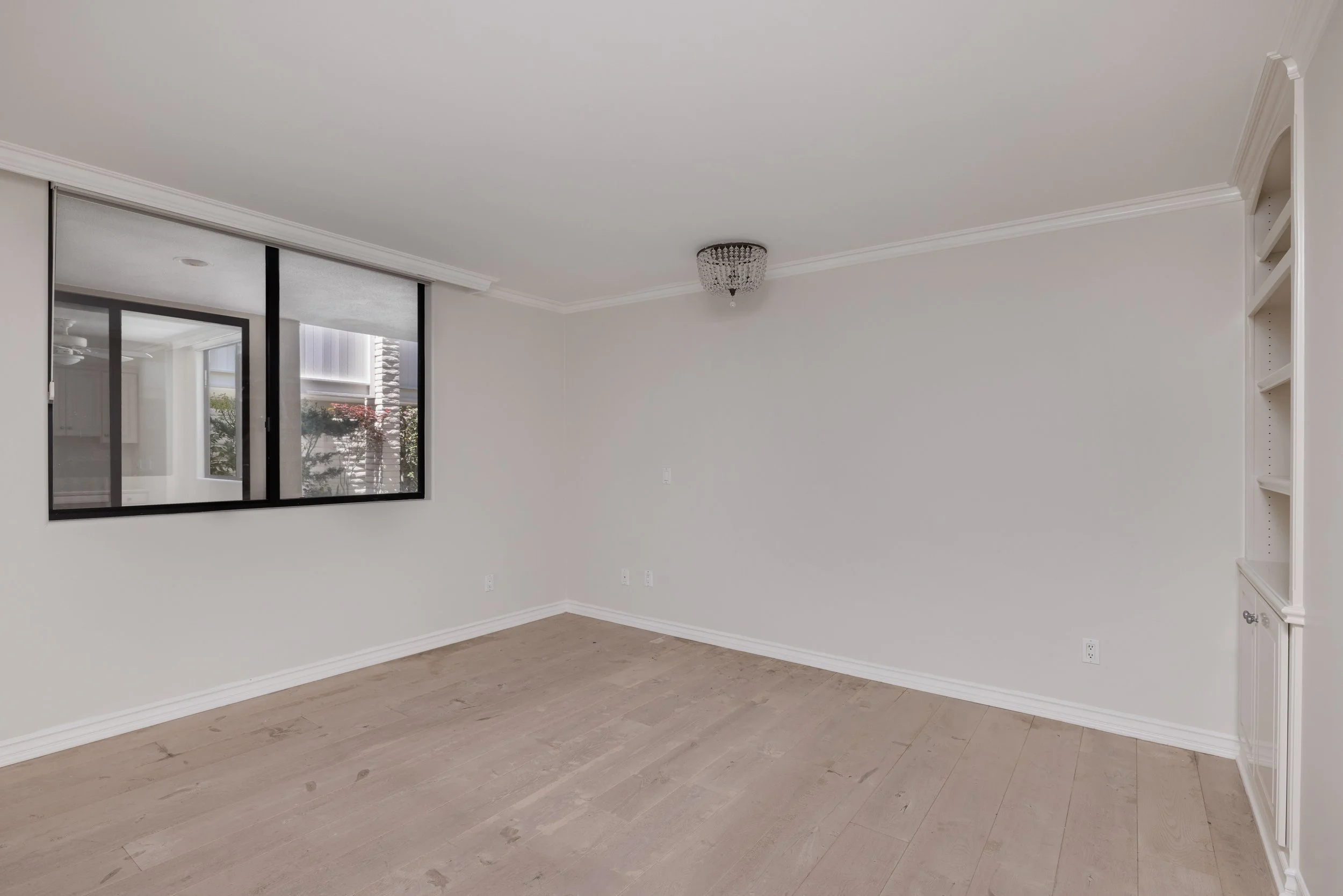 22 - 1061 Granville.jpg