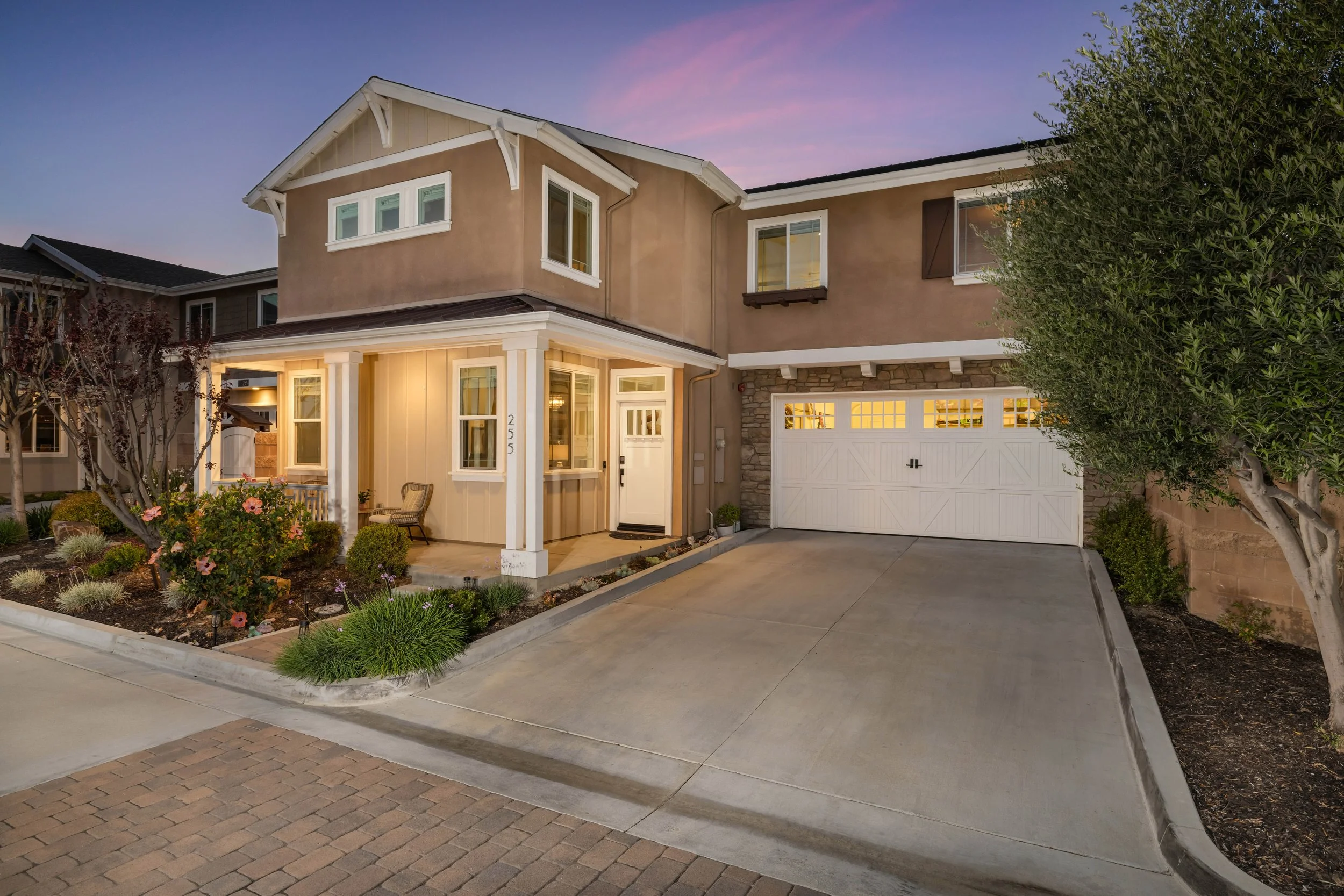 01 - 255 Mesa Drive-29.jpg