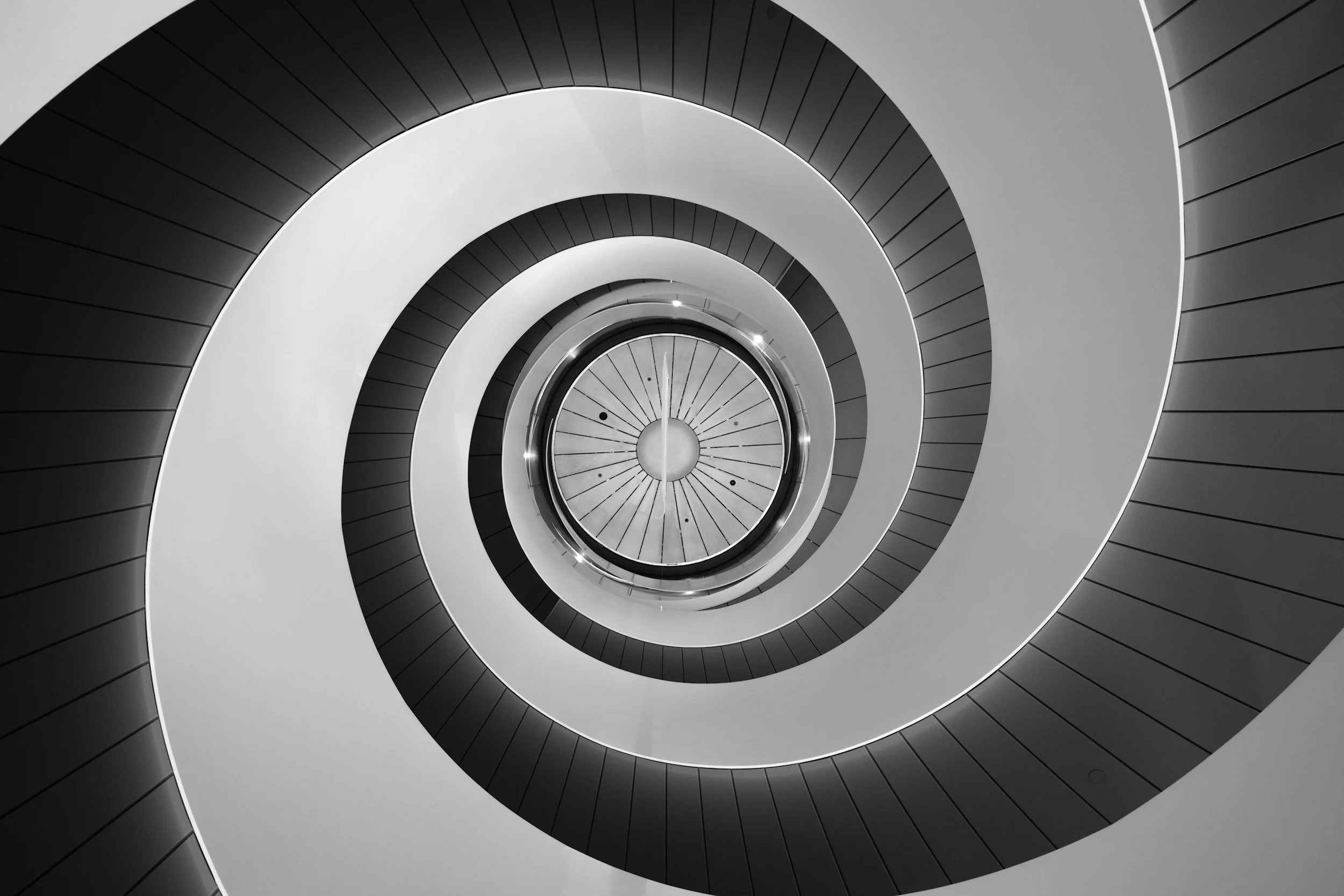 Circular pattern to describe hypnosis