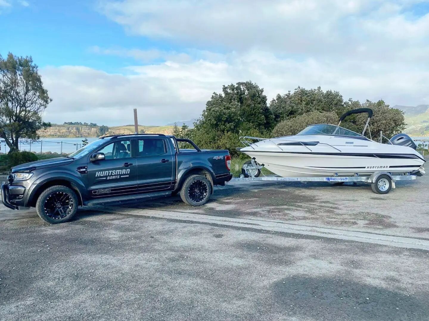 Step out in style. Tow a Huntsman 👌🤩
.
.
#huntsmanboats #nzmade #flex #Dorado #ranger #boat #boating #fiberglass #familyfun #Newzealand #style #Harbour #boatramp #outdoorsnz