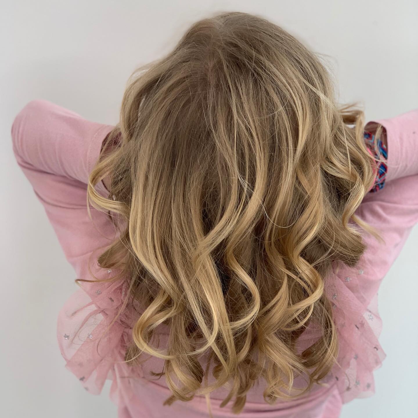 📸 Are you ready for picture day? With Back to School in full swing, don&rsquo;t forget to make sure your students are ready for that forever memory.

Book online now. Link in bio.

Hair by @hairbybettyford 

#pdxkids #kidscut #backtoschoolhair #jrha