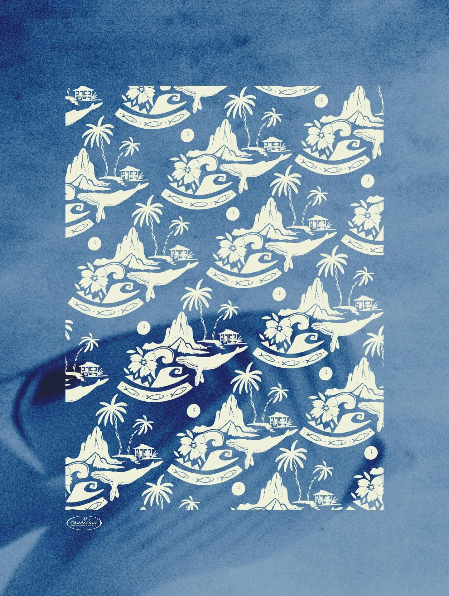 Super excited to finally share this piece with you in collaboration with @skyt_tahiti @wanderoutexpeditions @kelseywilliamson πΊπΊπΊ
Such a fun project! I was given creative reign to make a pattern based on inspiration of my time in Mo’Orea, w